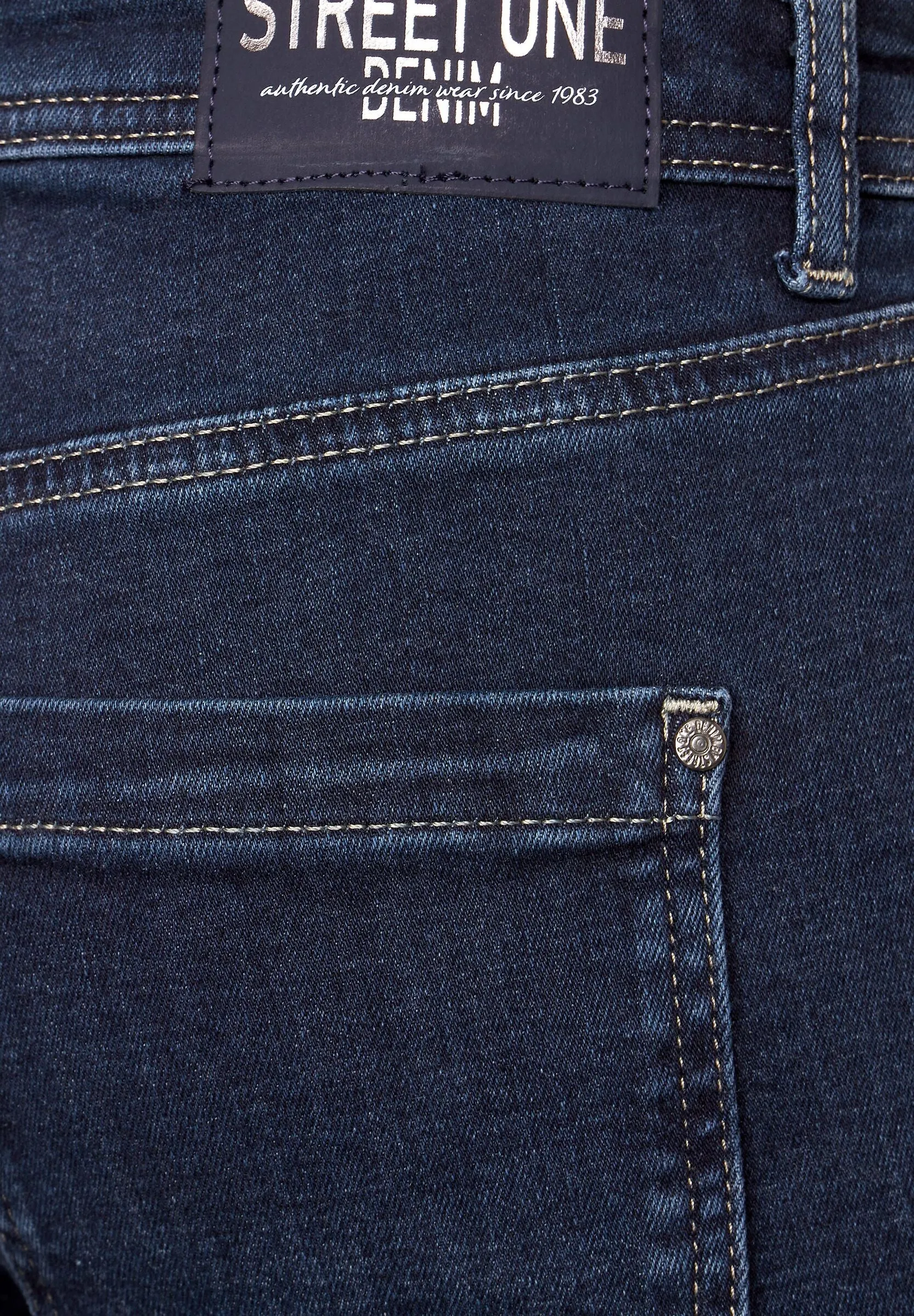 Casual Fit Jeans